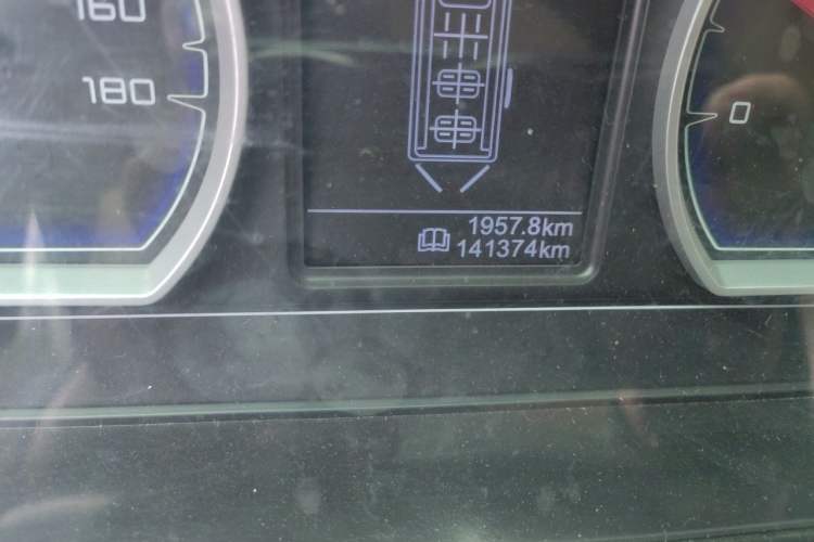 Used Iveco Power Daily 2017 2.5T Classic A32 Mid-Roof 6-7 Seater Bus 47Z5 Odometer Close Up
