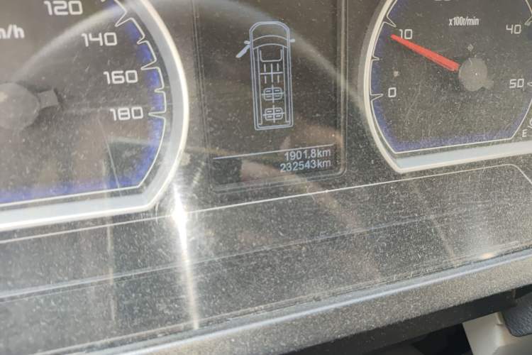 Used Iveco Power Daily 2017 2.5T Deluxe A37 High-Roof 6-7 Seater Bus 47Z5 Odometer Close Up