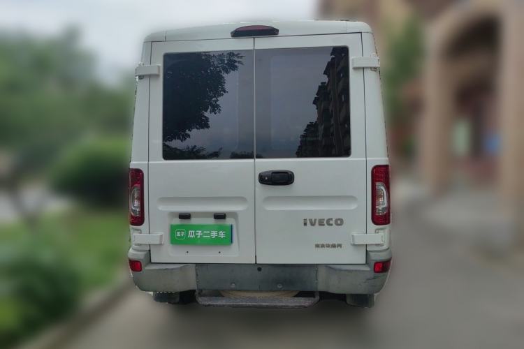 Used Iveco Power Daily 2017 2.5T Classic A32 Mid-Roof 6-7 Seater Bus 47Z5 Rear