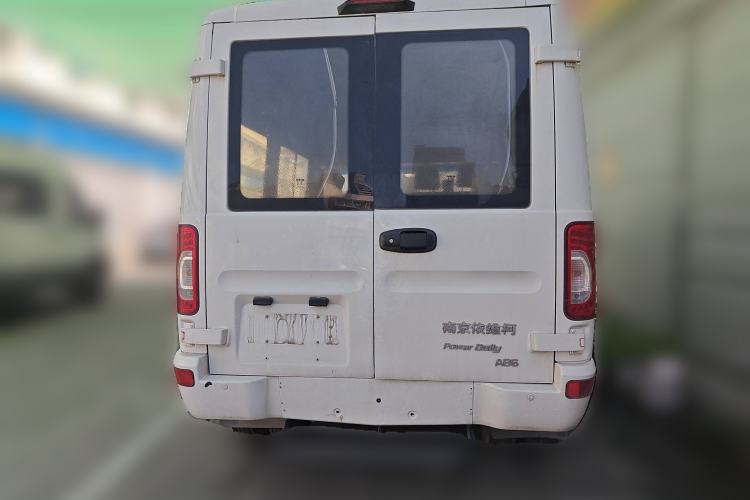 Used Iveco Power Daily 2017 3.0T Deluxe A32 Mid-Roof 6-7 Seater F1CE34818 Rear