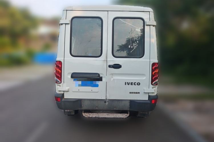 Used Iveco Power Daily 2017 2.5T Classic A32 Mid-Roof 6-7 Seater Bus 47Z5 Rear