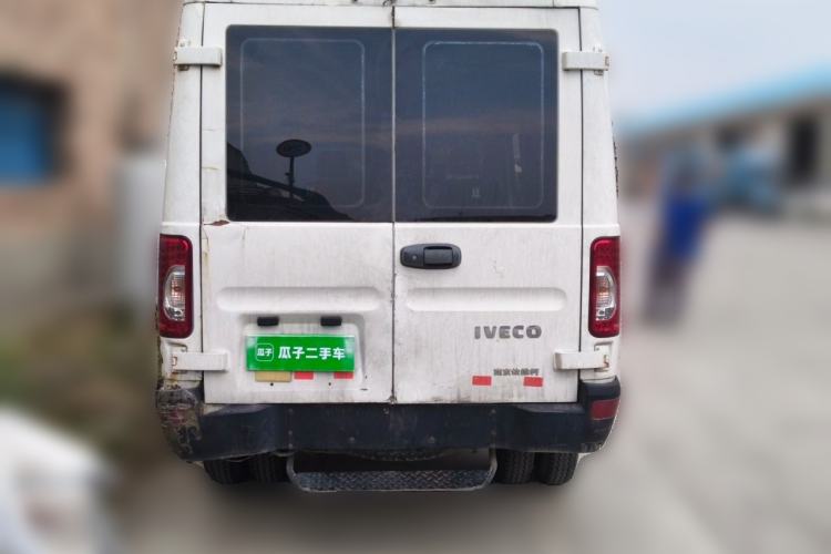 Used Iveco Power Daily 2017 2.5T Deluxe A37 Mid-Roof 6-7 Seater Bus 47Z5 Rear