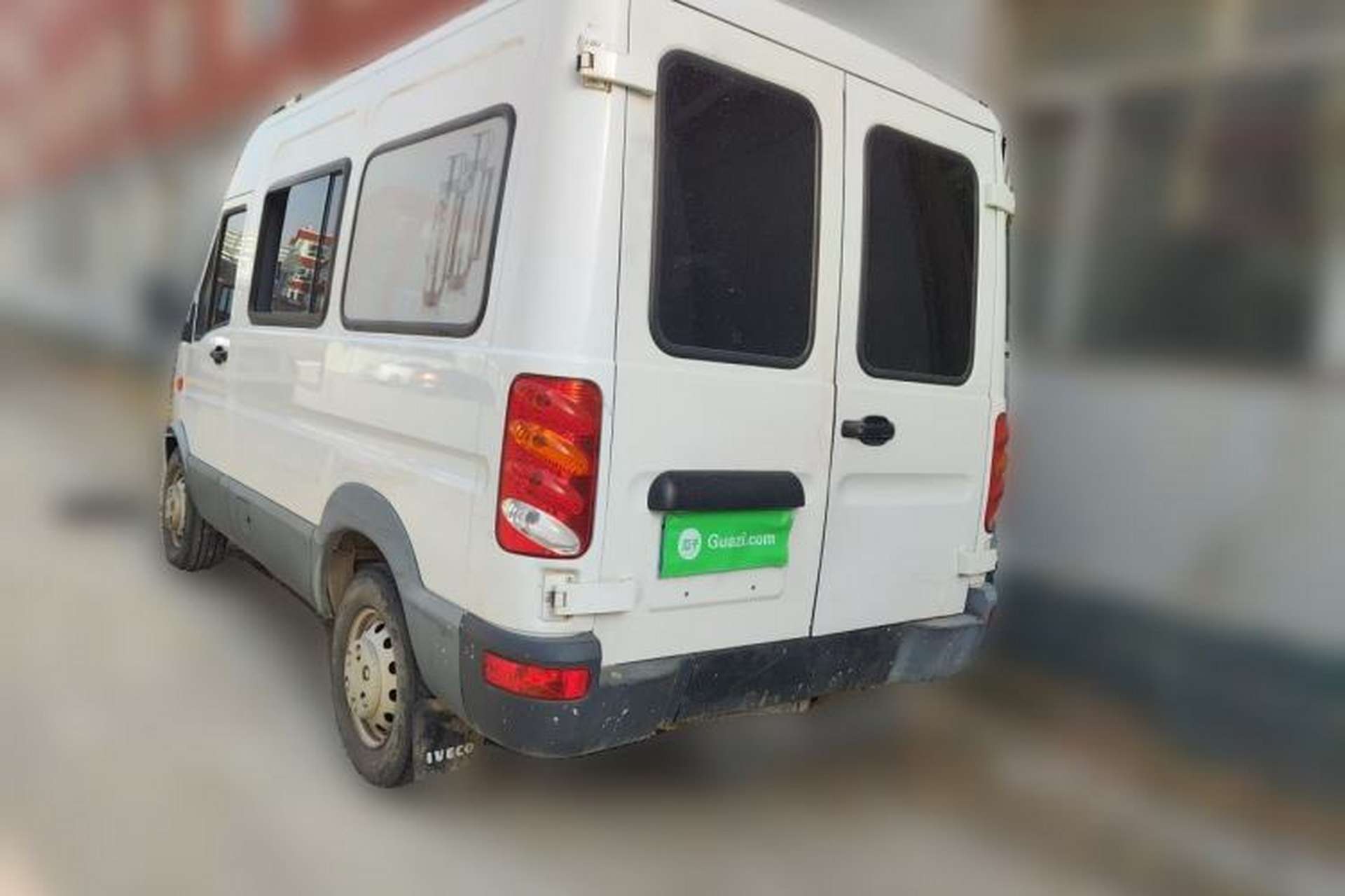 Used Iveco Power Daily 2017 2.5T Classic A32 Mid-Roof 6-7 Seater Bus 47Z5 Rear Left 45 Deg