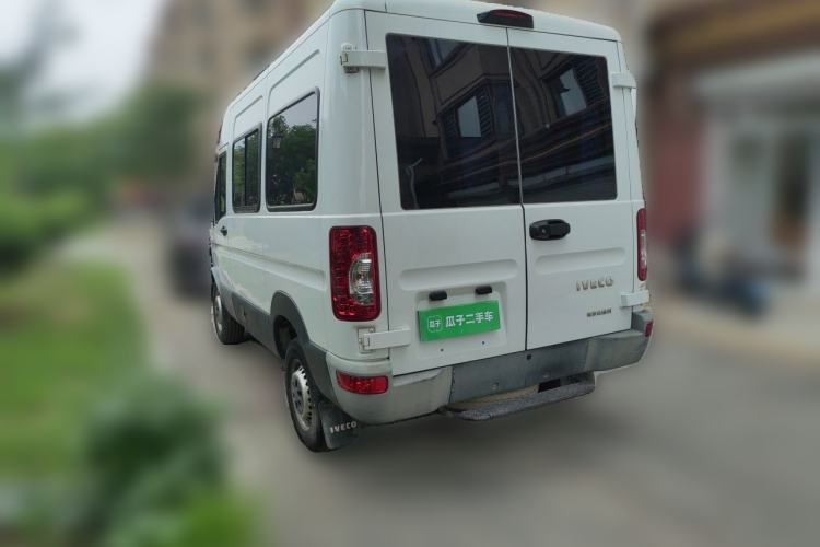 Used Iveco Power Daily 2017 2.5T Classic A32 Mid-Roof 6-7 Seater Bus 47Z5 Rear Left 45 Deg