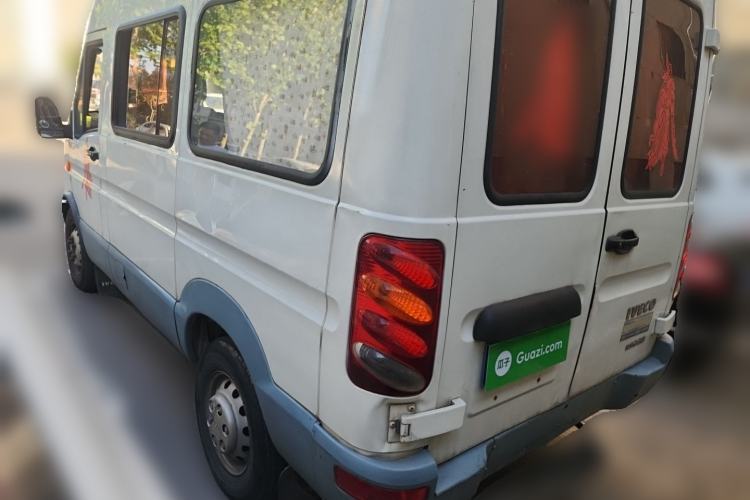 Used Iveco Power Daily 2017 2.5T Classic A32 Mid-Roof 6-7 Seater Bus 47Z5 Rear Left 45 Deg
