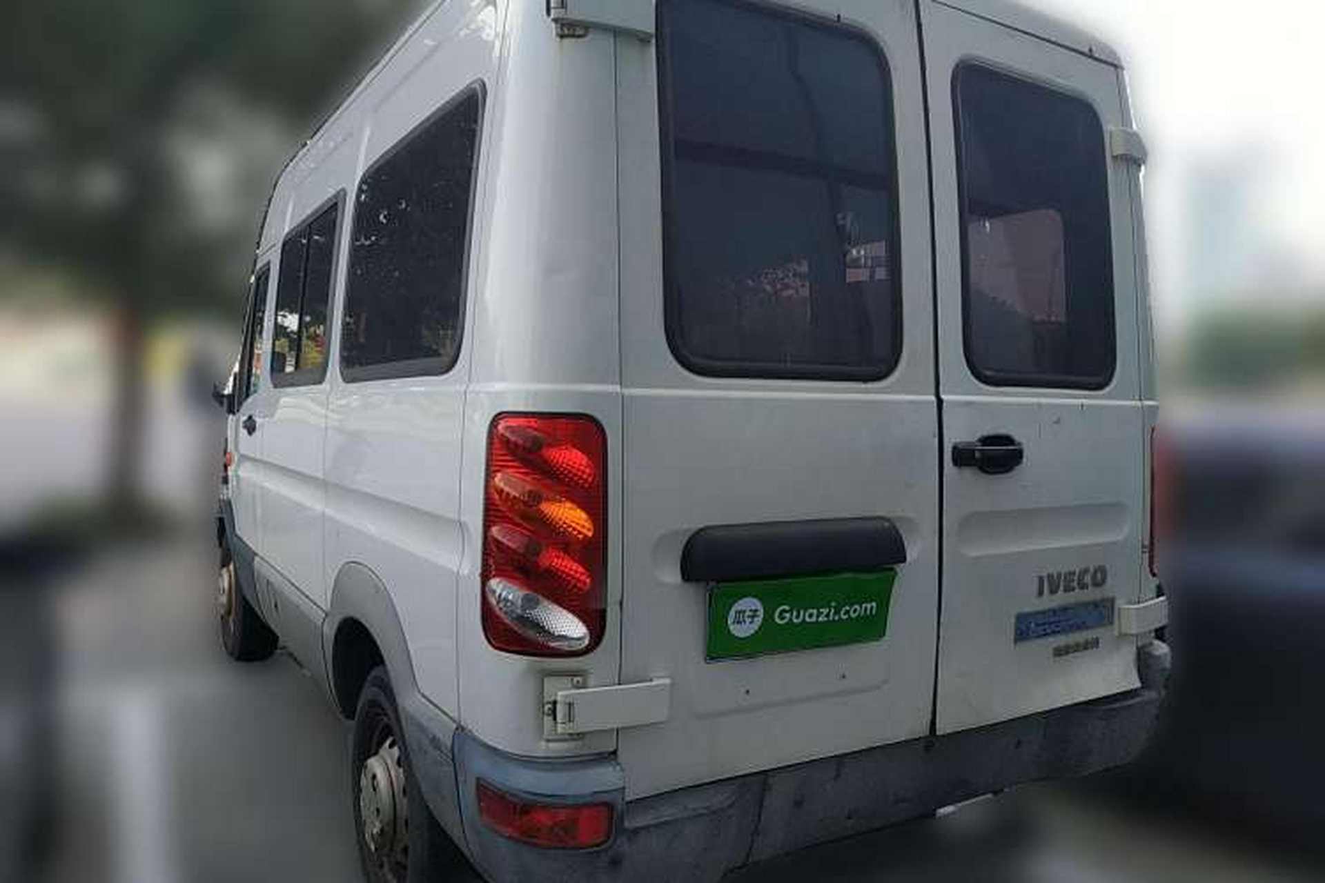 Used Iveco Power Daily 2017 2.5T Classic A32 Mid-Roof 6-7 Seater Bus 47Z5 Rear Left 45 Deg