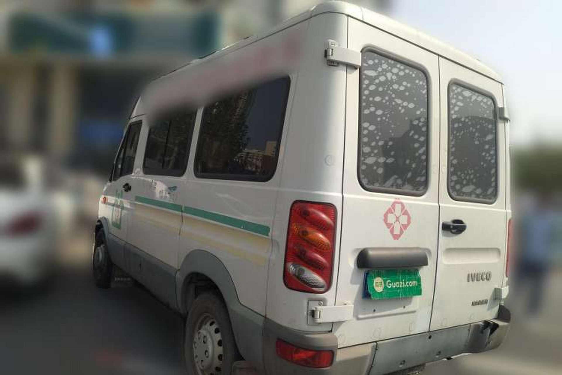 Used Iveco Power Daily 2017 2.5T Classic A32 Mid-Roof 6-7 Seater Bus 47Z5 Rear Left 45 Deg