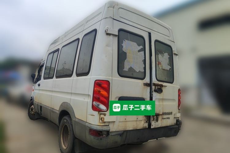 Used Iveco Power Daily 2017 2.5T Classic A37 High-Roof 7-Seater Passenger Van 47Z5 Rear Left 45 Deg