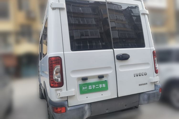 Used Iveco Power Daily 2017 2.5T Classic A32 Mid-Roof 6-7 Seater Bus 47Z5 Rear Left 45 Deg