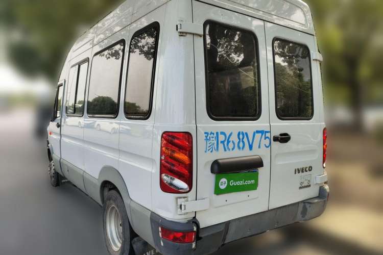 Used Iveco Power Daily 2017 2.5T Deluxe A37 High-Roof 6-7 Seater Bus 47Z5 Rear Left 45 Deg