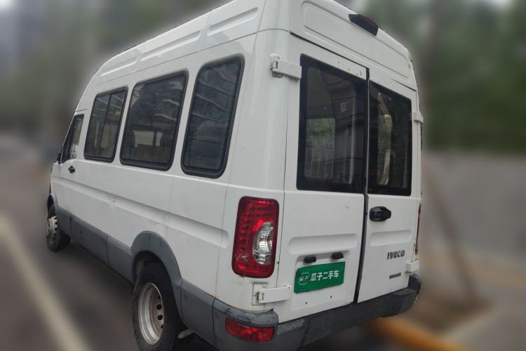 Used Iveco Power Daily 2017 3.0T Prestige A37 High-Roof 6-7 Seater F1CE34818 Rear Left 45 Deg