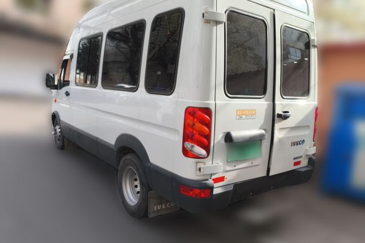 Used Iveco Power Daily 2017 2.5T Deluxe A37 High-Roof 6-7 Seater Bus 47Z5 Rear Left 45 Deg