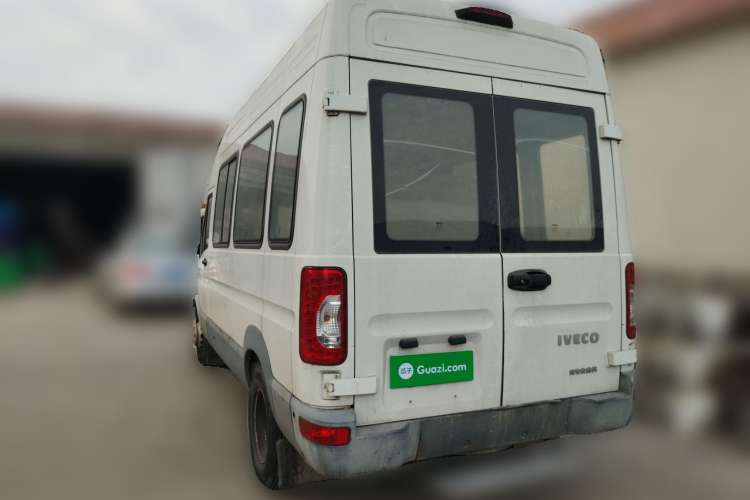 Used Iveco Power Daily 2017 2.5T Deluxe A37 High-Roof 6-7 Seater Bus 47Z5 Rear Left 45 Deg