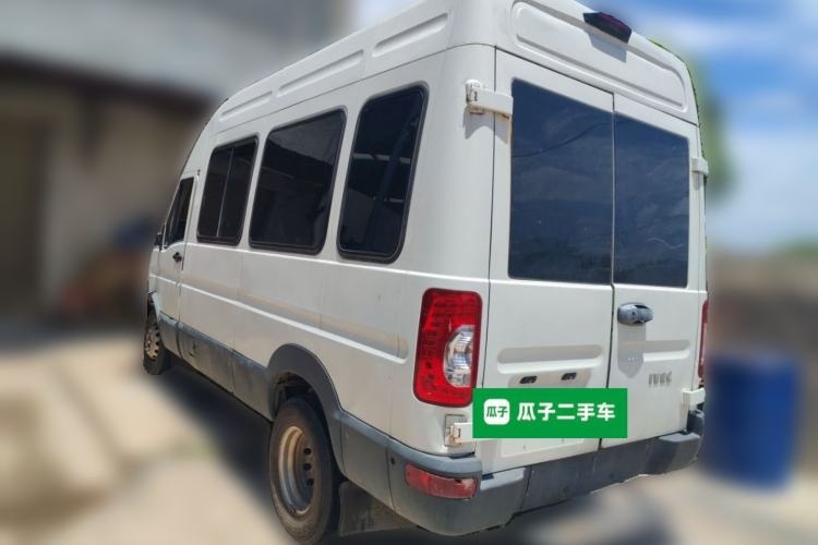 Used Iveco Power Daily 2017 3.0T Prestige A37 High-Roof 6-7 Seater F1CE34818 Rear Left 45 Deg