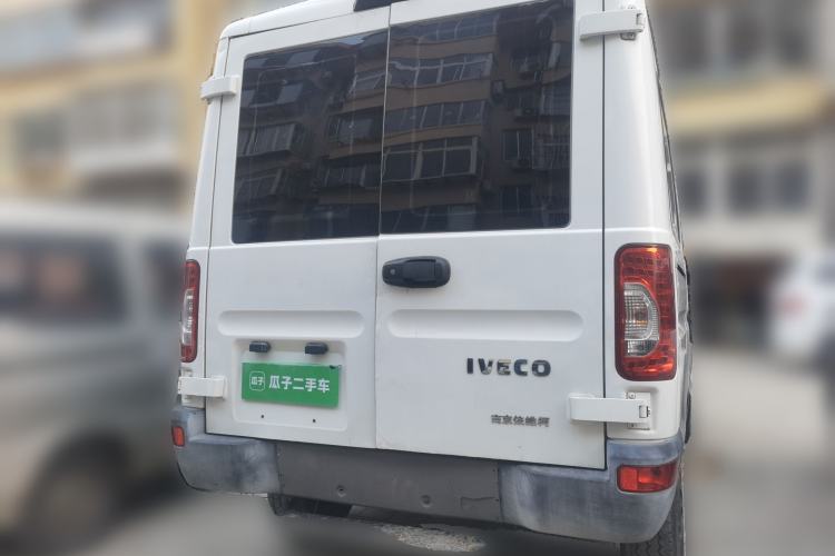 Used Iveco Power Daily 2017 2.5T Classic A32 Mid-Roof 6-7 Seater Bus 47Z5 Rear