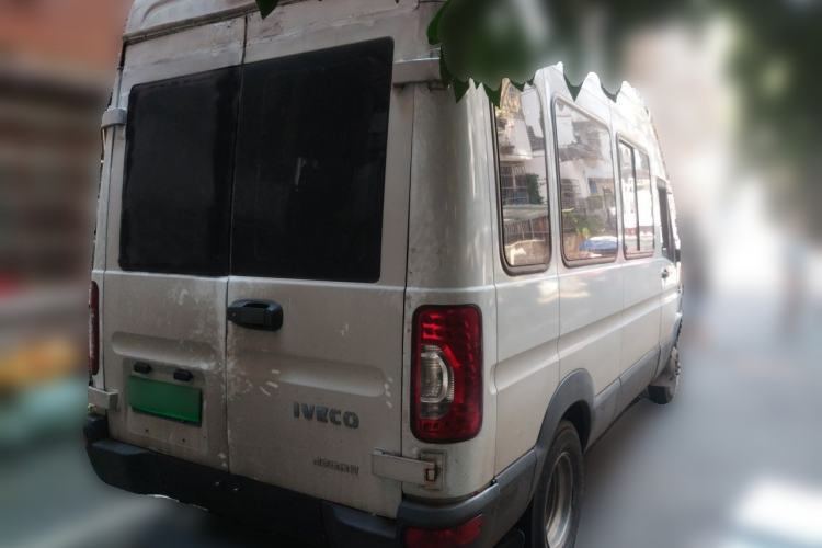 Used Iveco Power Daily 2017 2.5T Deluxe A37 High-Roof 6-7 Seater Bus 47Z5 Rear Right 45 Deg