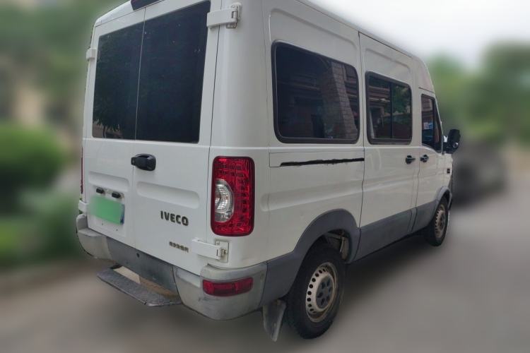Used Iveco Power Daily 2017 2.5T Classic A32 Mid-Roof 6-7 Seater Bus 47Z5 Rear Right 45 Deg