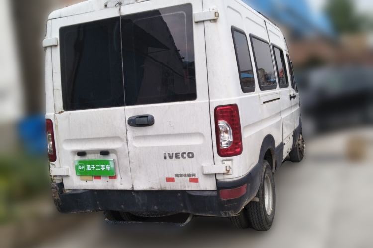 Used Iveco Power Daily 2017 2.5T Deluxe A37 Mid-Roof 6-7 Seater Bus 47Z5 Rear Right 45 Deg