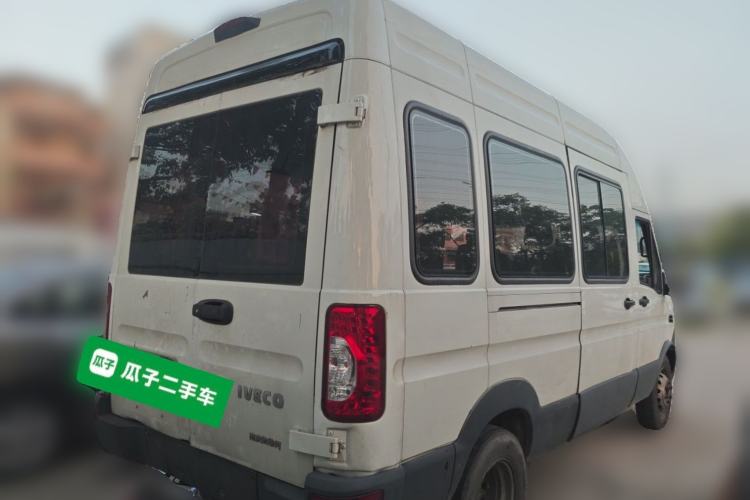 Used Iveco Power Daily 2017 2.5T Deluxe A37 High-Roof 6-7 Seater Bus 47Z5 Rear Right 45 Deg