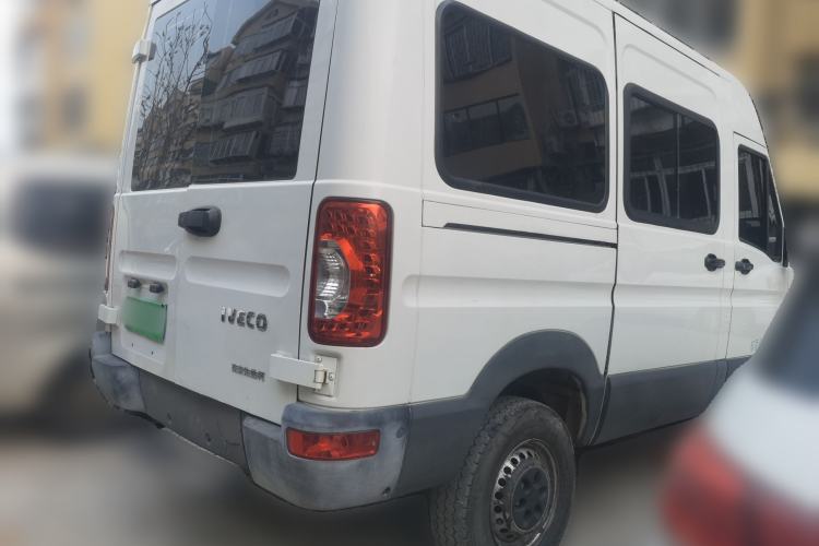 Used Iveco Power Daily 2017 2.5T Classic A32 Mid-Roof 6-7 Seater Bus 47Z5 Rear Right 45 Deg