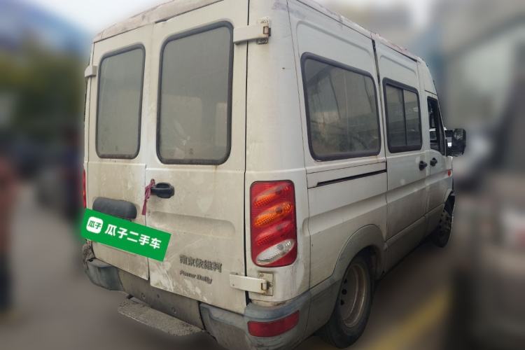 Used Iveco Power Daily 2017 2.5T Classic A32 Mid-Roof 6-7 Seater Bus 47Z5 Rear Right 45 Deg