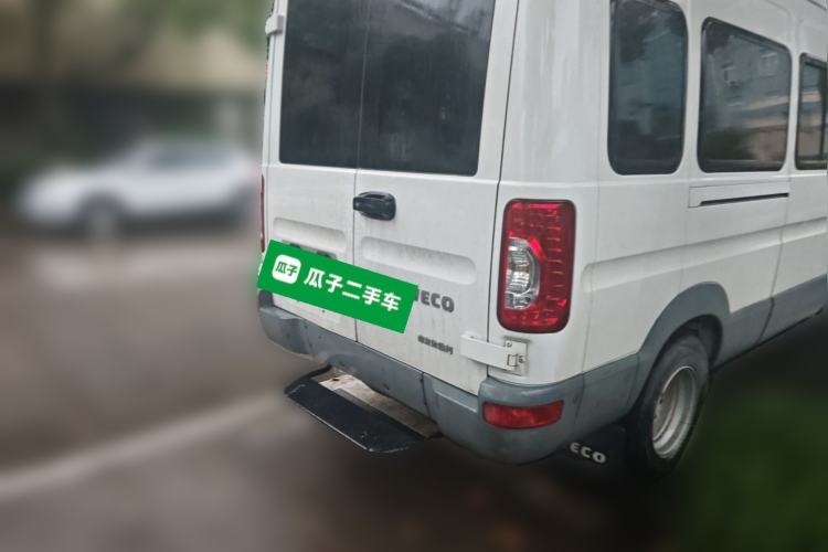 Used Iveco Power Daily 2017 2.5T Deluxe A37 Mid-Roof 6-7 Seater Bus 47Z5 Rear Right 45 Deg