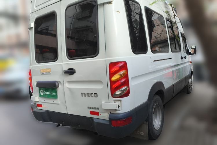 Used Iveco Power Daily 2017 2.5T Deluxe A37 High-Roof 6-7 Seater Bus 47Z5 Rear Right 45 Deg
