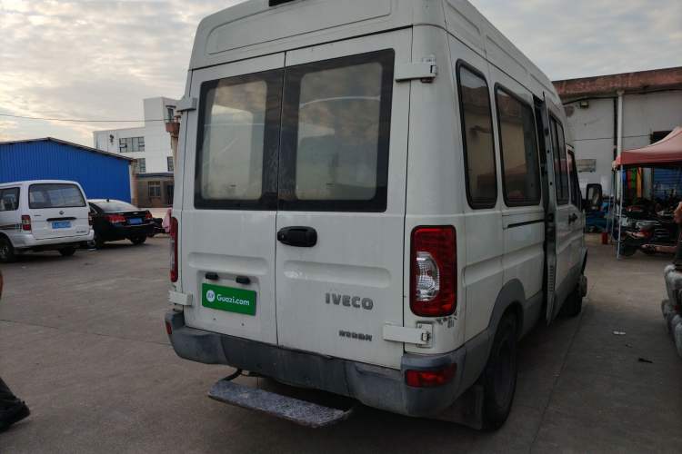 Used Iveco Power Daily 2017 2.5T Deluxe A37 High-Roof 6-7 Seater Bus 47Z5 Rear Right 45 Deg