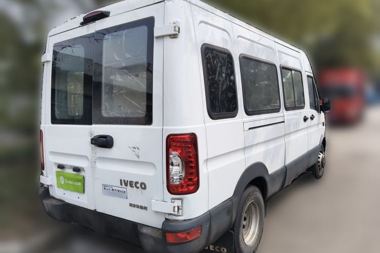 Used Iveco Power Daily 2017 2.5T Deluxe A37 Mid-Roof 6-7 Seater Bus 47Z5 Rear Right 45 Deg