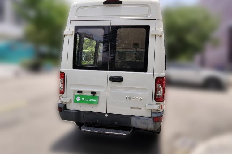 Used Iveco Power Daily 2017 2.5T Deluxe A37 High-Roof 6-7 Seater Bus 47Z5 Rear