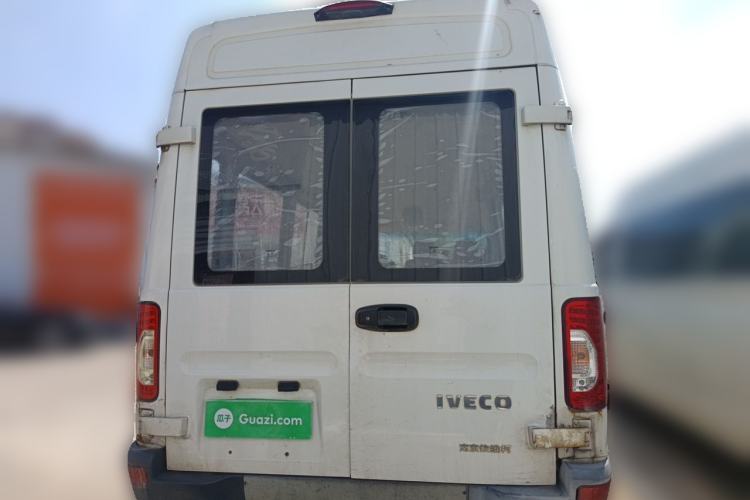 Used Iveco Power Daily 2017 2.5T Deluxe A37 High-Roof 6-7 Seater Bus 47Z5 Rear