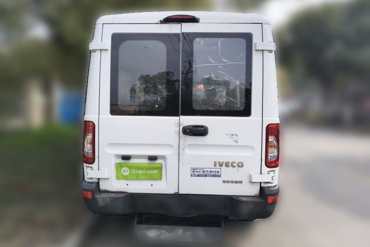 Used Iveco Power Daily 2017 2.5T Deluxe A37 Mid-Roof 6-7 Seater Bus 47Z5 Rear