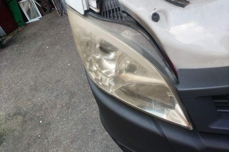 Used Iveco Power Daily 2017 2.5T Deluxe A37 High-Roof 6-7 Seater Bus 47Z5 Right Front Headlight