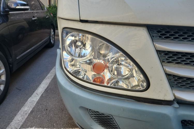 Used Iveco Power Daily 2017 2.5T Classic A32 Mid-Roof 6-7 Seater Bus 47Z5 Right Front Headlight
