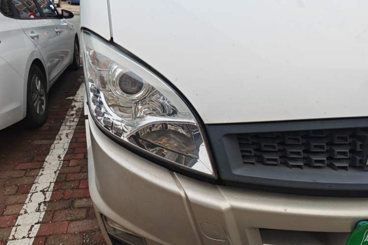 Used Iveco Power Daily  Right Front Headlight