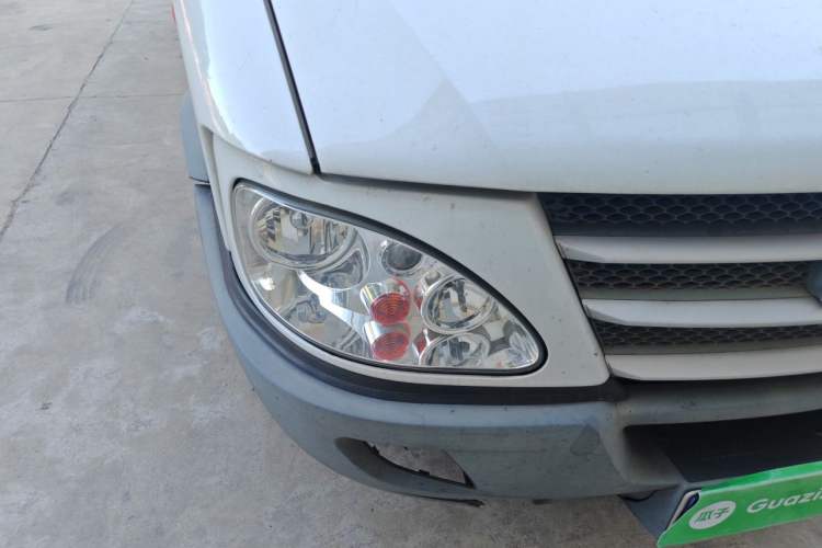 Used Iveco Power Daily 2017 2.5T Classic A37 Mid-Roof 7-Seater Bus 47Z5 Right Front Headlight