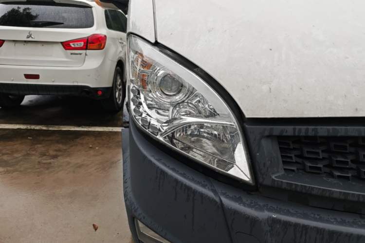 Used Iveco Power Daily  Right Front Headlight