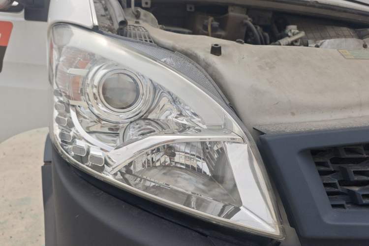 Used Iveco Power Daily 2017 2.5T Deluxe A37 High-Roof 6-7 Seater Bus 47Z5 Right Front Headlight