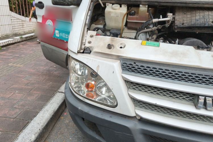 Used Iveco Power Daily 2017 2.5T Classic A32 Mid-Roof 6-7 Seater Bus 47Z5 Right Front Headlight