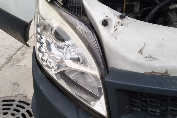 Used Iveco Power Daily 2017 2.5T Deluxe A37 Mid-Roof 6-7 Seater Bus 47Z5 Right Front Headlight