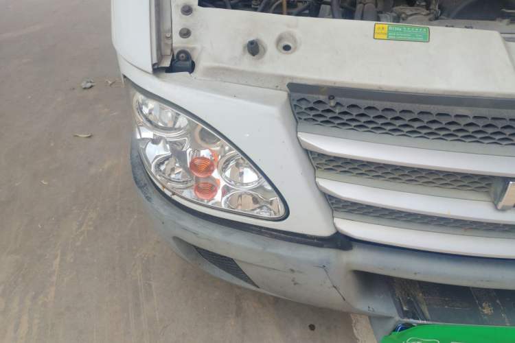 Used Iveco Power Daily 2017 2.5T Classic A32 Mid-Roof 6-7 Seater Bus 47Z5 Right Front Headlight