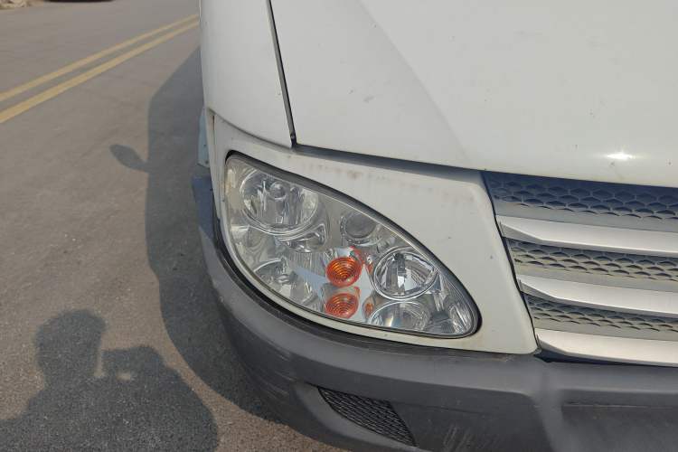 Used Iveco Power Daily 2017 2.5T Classic A32 Mid-Roof 6-7 Seater Bus 47Z5 Right Front Headlight