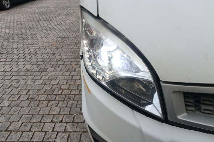Used Iveco Power Daily  Right Front Headlight