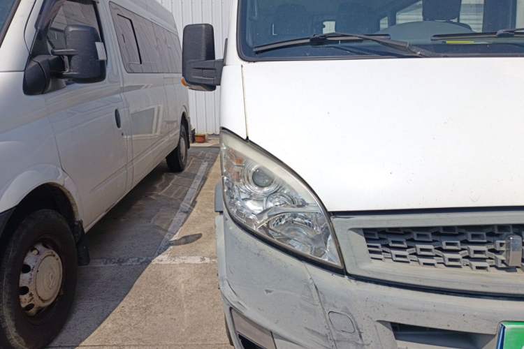 Used Iveco Power Daily 2017 2.5T Deluxe A37 High-Roof 6-7 Seater Bus 47Z5 Right Front Headlight