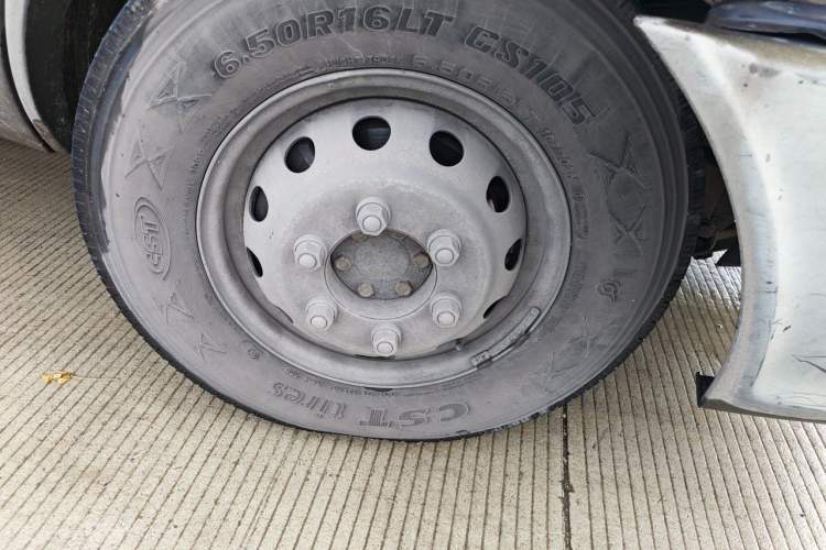 Used Iveco Power Daily  Right Front Wheel Hub