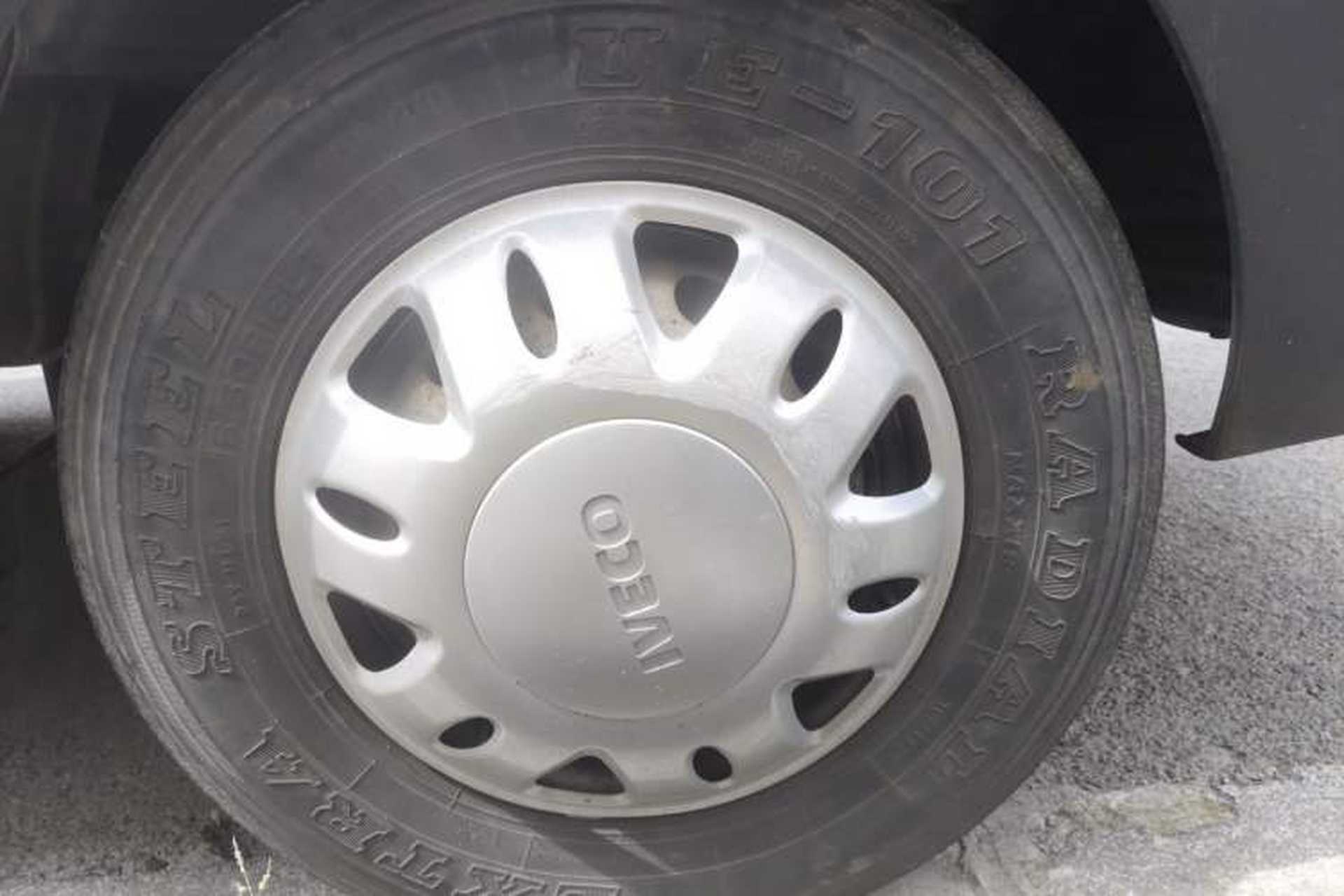 Used Iveco Power Daily 2017 2.5T Deluxe A37 High-Roof 6-7 Seater Bus 47Z5 Right Front Wheel Hub