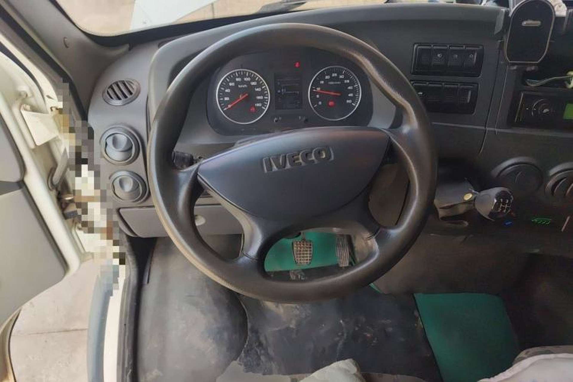 Used Iveco Power Daily 2017 2.5T Classic A32 Mid-Roof 6-7 Seater Bus 47Z5 Steering Wheel