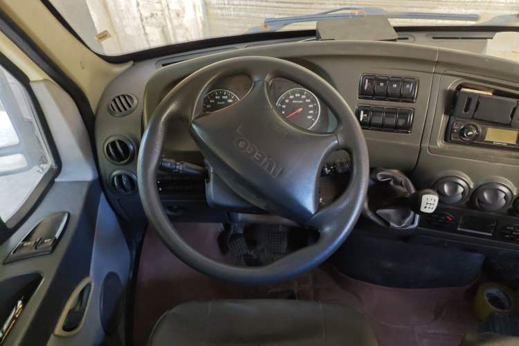 Used Iveco Power Daily 2017 2.5T Classic A32 Mid-Roof 6-7 Seater Bus 47Z5 Steering Wheel