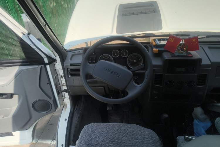 Used Iveco Power Daily 2017 2.5T Classic A32 Mid-Roof 6-7 Seater Bus 47Z5 Steering Wheel