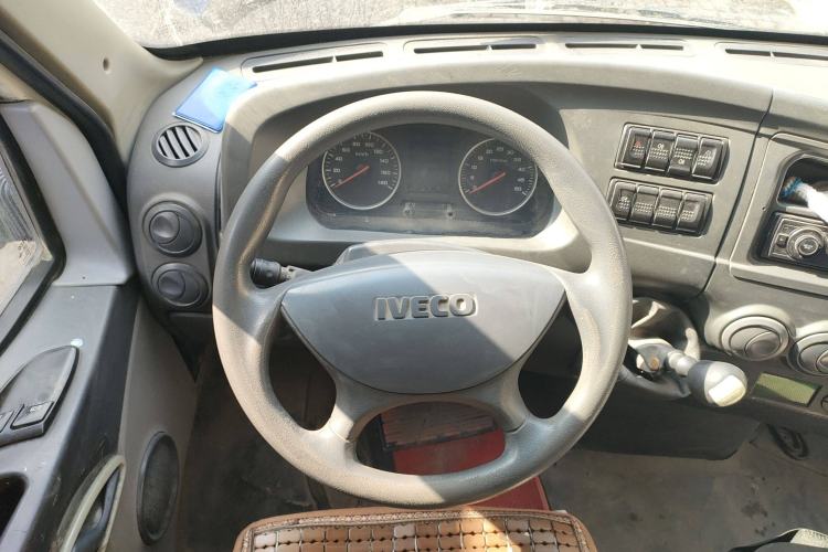 Used Iveco Power Daily 2017 2.5T Classic A37 High-Roof 7-Seater Passenger Van 47Z5 Steering Wheel